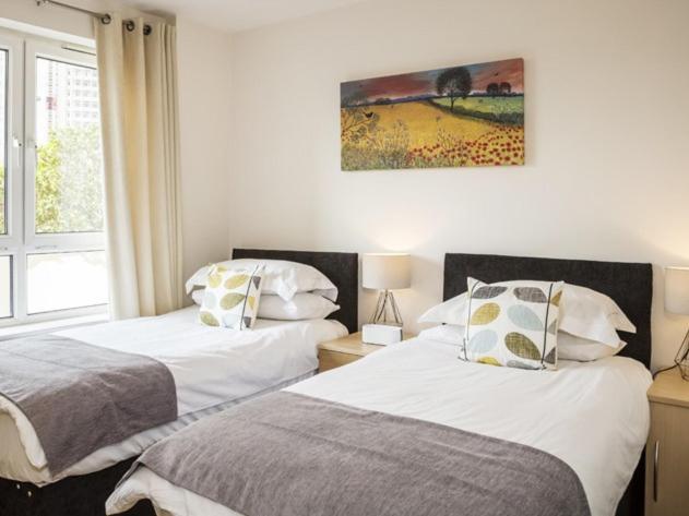 The Rose Suite Woking Room photo